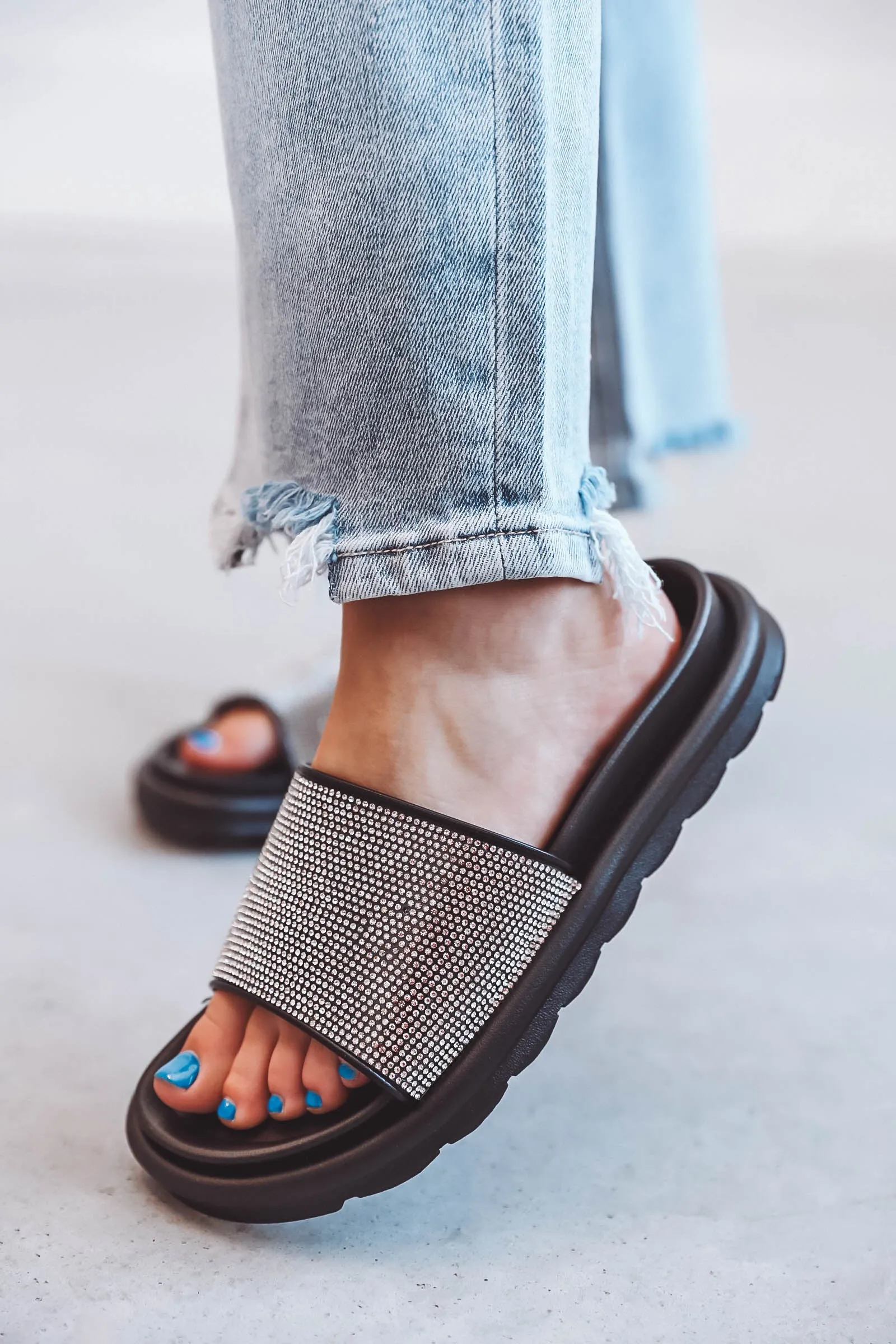 Biz Sandal-Black-MIA