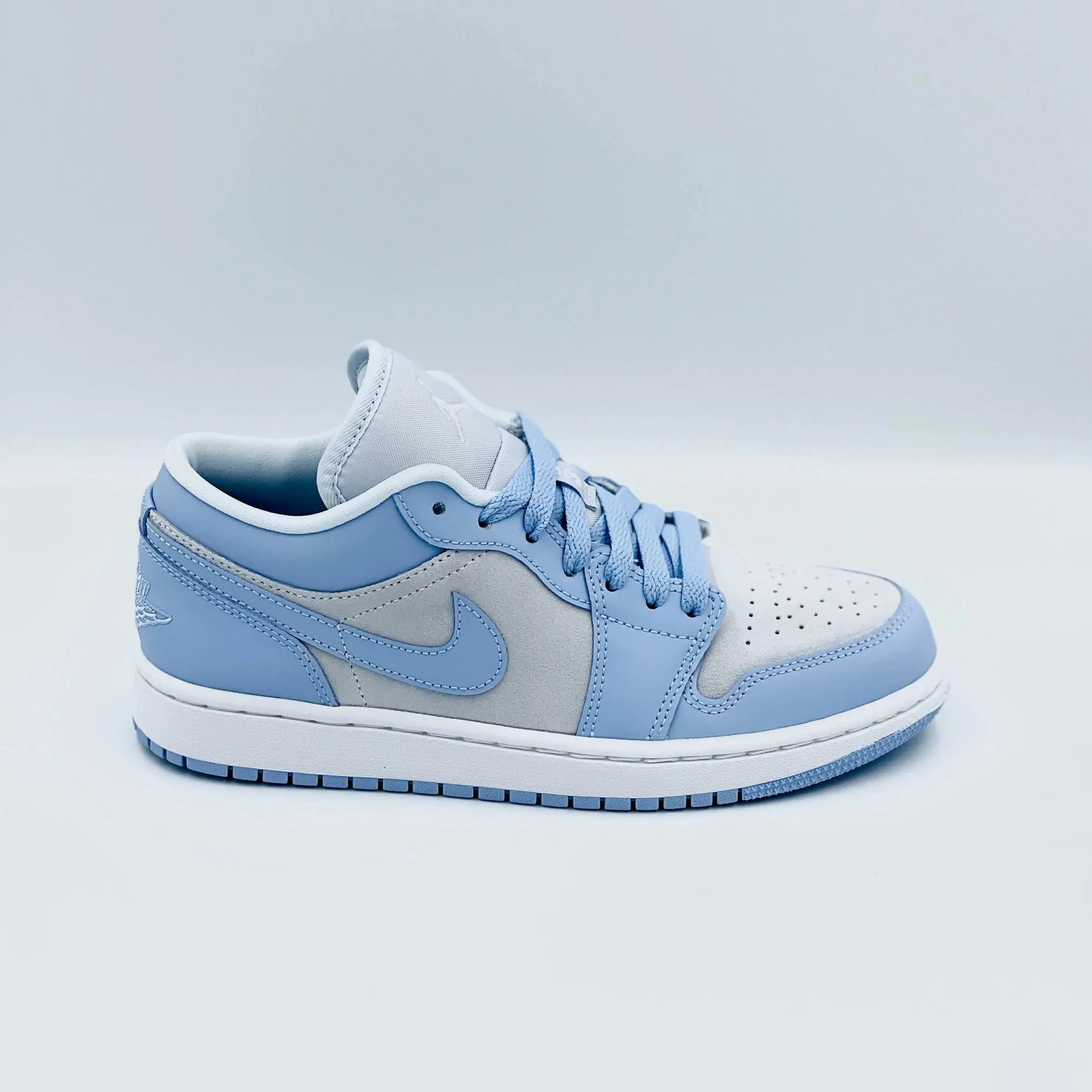 Jordan 1 Low University Blue