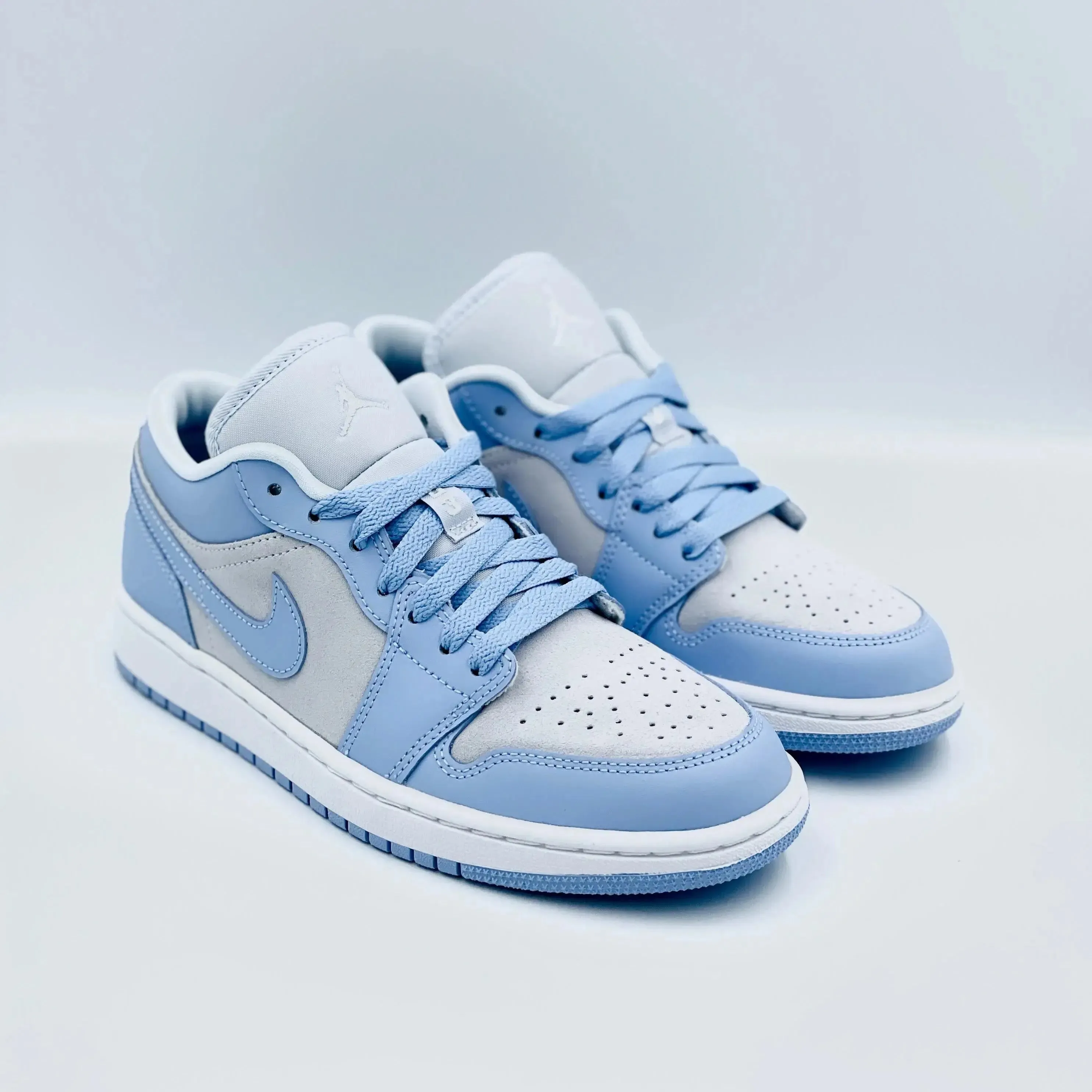 Jordan 1 Low University Blue